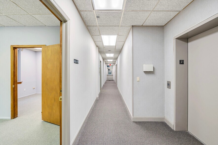 More Photos Of 646 Main St, Port Jefferson Medical For Lease