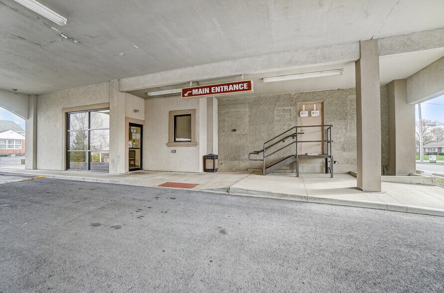 More Photos Of 916-920 W Market St, Lima Medical For Lease