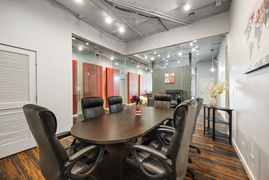 More Photos Of 2853 N Pulaski Rd, Chicago Storefront Retail Office For Sale