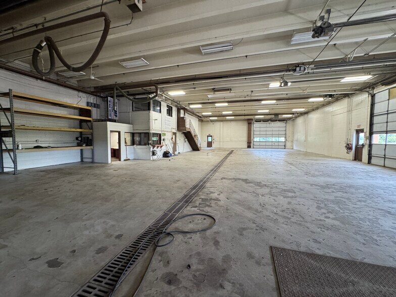 More Photos Of 1501 Johnson St NE, Minneapolis Warehouse For Sale