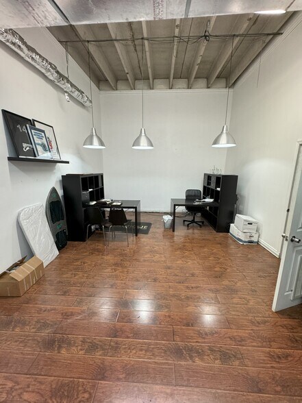 More Photos Of 3910 NW 2nd Ave, Miami Showroom For Sale