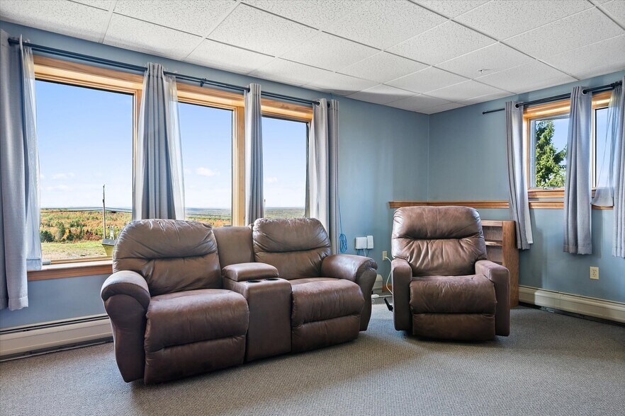 More Photos Of 341 US Route 1, Weston Hotel For Lease