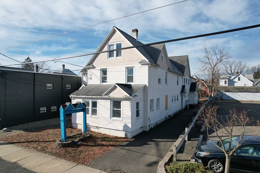 More Photos Of 1105 Monroe St, Endicott Office For Sale