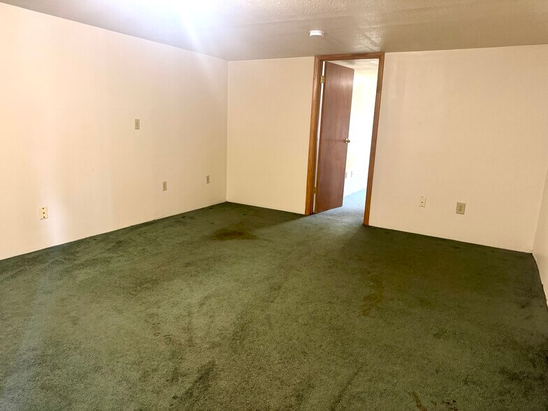 More Photos Of 230 E Water St, Slippery Rock Apartments For Sale