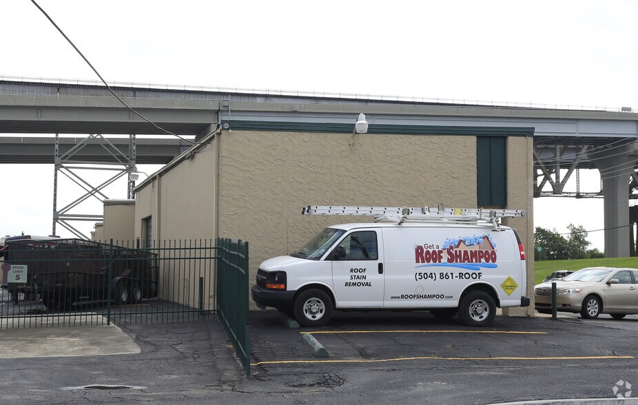 More Photos Of 117 Laitram Ln, New Orleans Self Storage For Lease