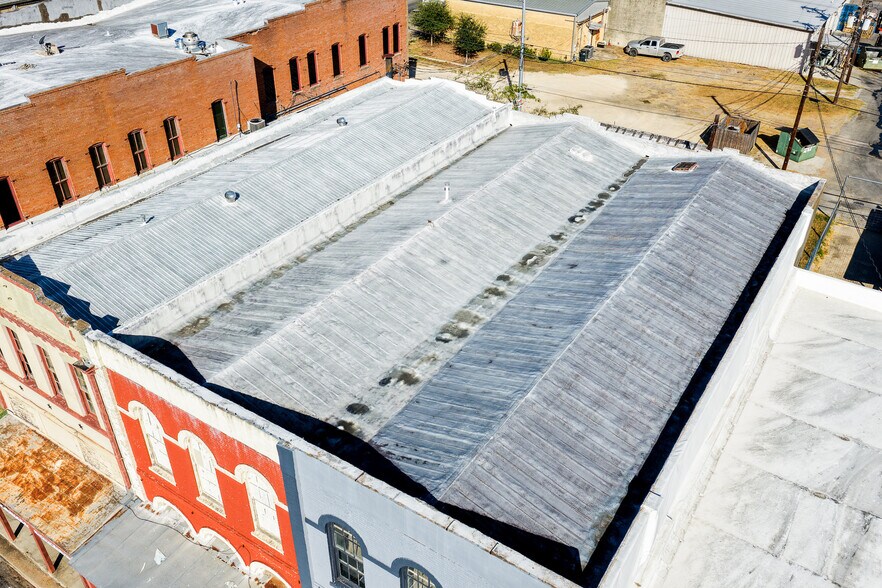 More Photos Of 111 7th St, Shiner Storefront For Sale