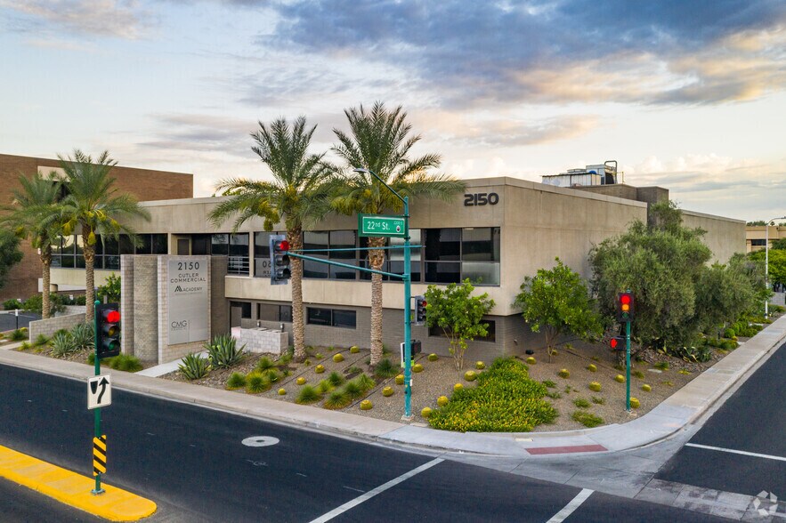 More Photos Of 2150 E Highland Ave, Phoenix Office For Lease