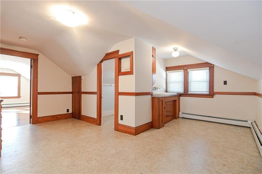More Photos Of 468 Warren Ave, East Providence Medical For Sale