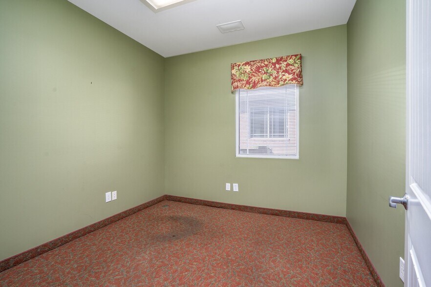 More Photos Of 4025 Capital Dr, Rocky Mount Office For Sale