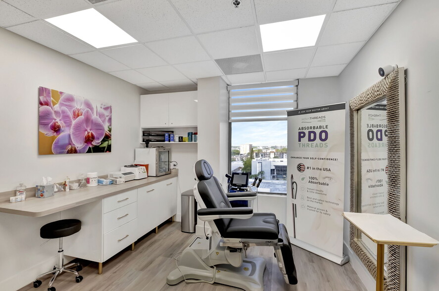 More Photos Of 12550 Biscayne Blvd, North Miami Medical For Sale
