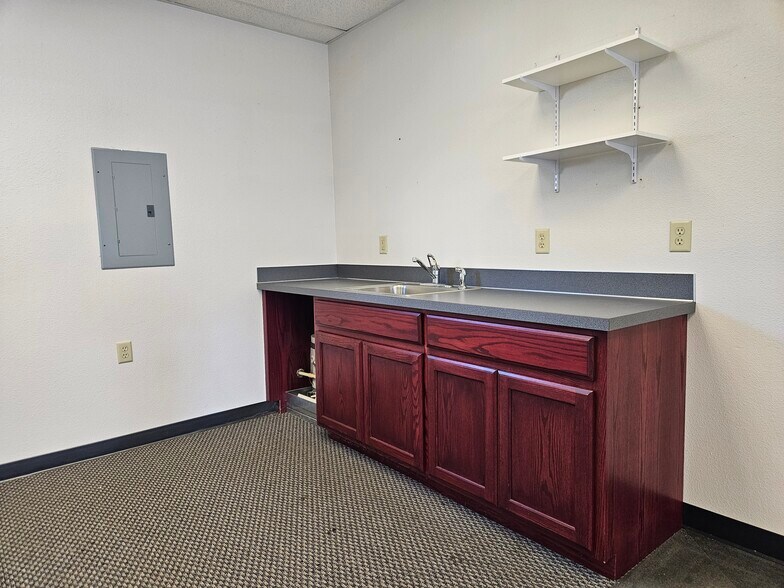More Photos Of 350 W Columbia River Hwy, Clatskanie General Retail For Sale