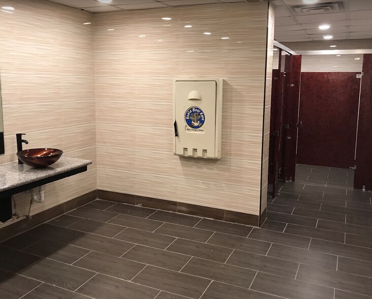 More Photos Of 5086 Normandy Blvd, Jacksonville Restaurant For Lease