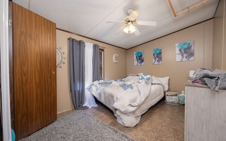 More Photos Of 7601 133rd Rd, Live Oak Assisted Living For Sale