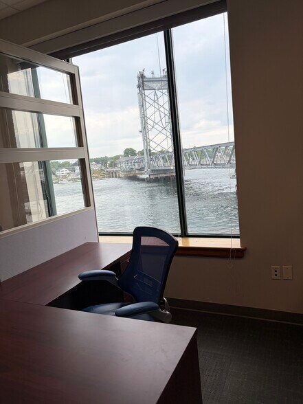 More Photos Of 1 Harbour Pl, Portsmouth Office For Lease