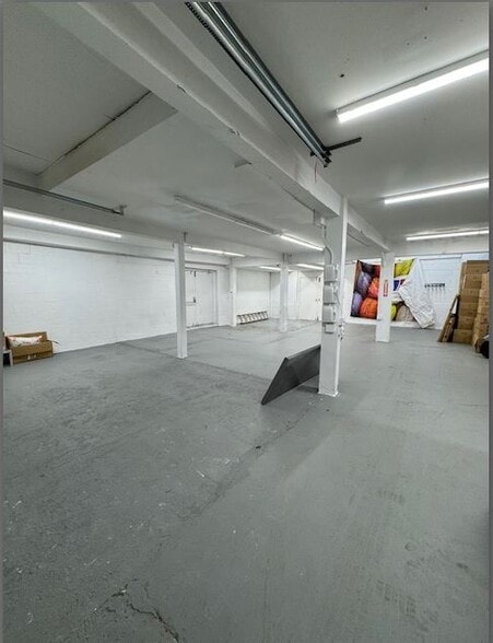 More Photos Of 158 Kenwood Ave, Fairfield Warehouse For Sale