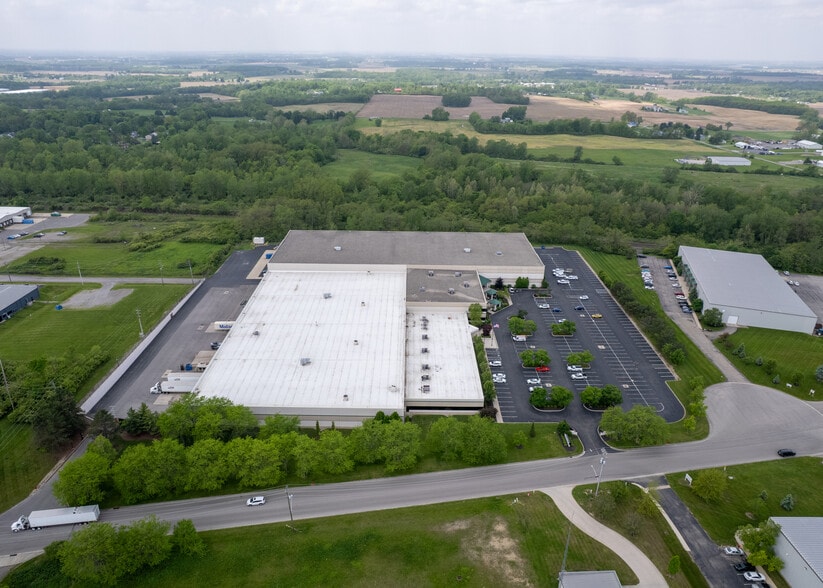 More Photos Of 1 Hunter Pl, Bellefontaine Distribution For Lease