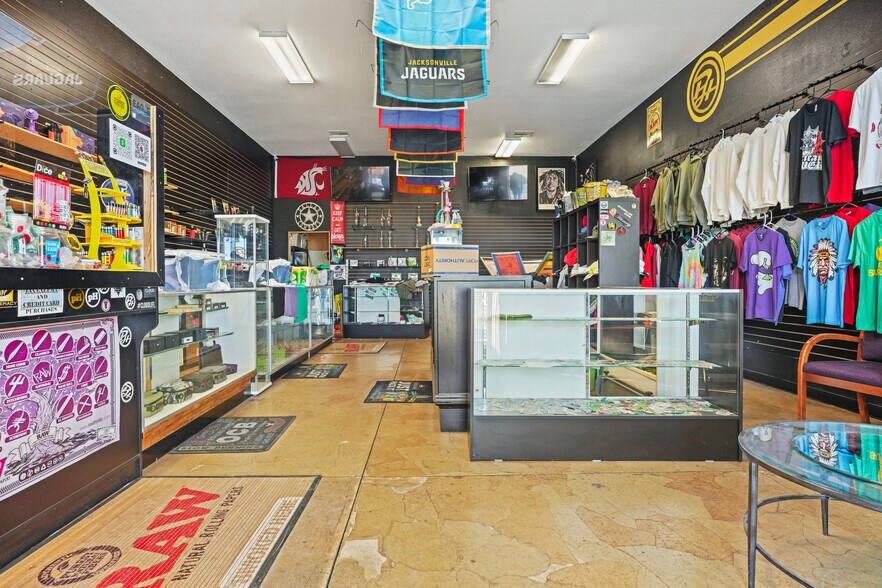 More Photos Of 841 W 1st Ave, Toppenish Freestanding For Sale