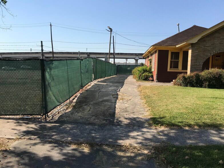 More Photos Of 4727 Gulf Fwy, Houston Land For Lease