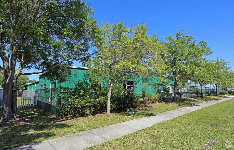 More Photos Of 11838-11870 62nd St, Largo Warehouse For Lease