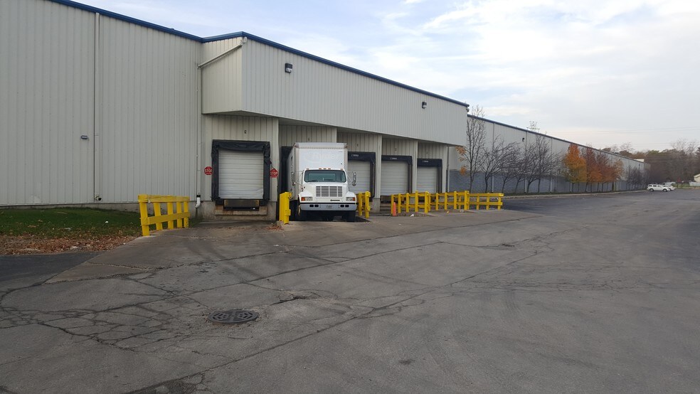 More Photos Of 11311 W Forest Home Ave, Franklin Distribution For Lease