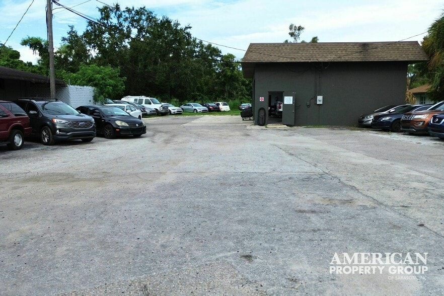 More Photos Of 3220 9th St W, Bradenton Auto Dealership For Sale