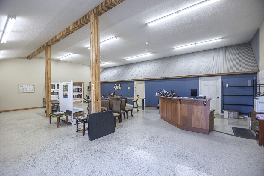 More Photos Of 105 Ash Ave NE, Wadena Veterinarian Kennel For Sale