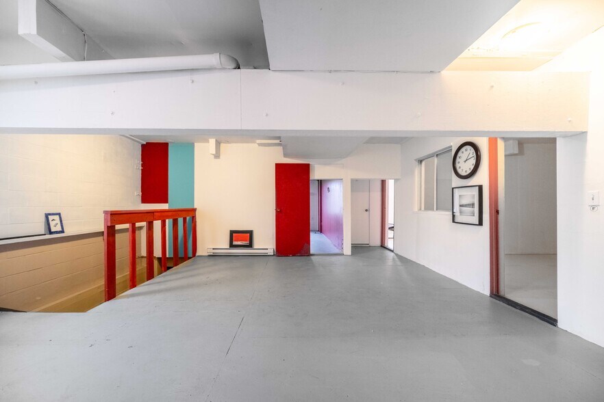 More Photos Of 6893 Hastings St, Burnaby Industrial For Lease