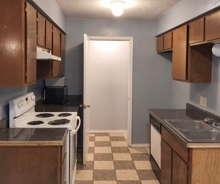 More Photos Of 2201 SW 15th Ave, Perryton Apartments For Sale