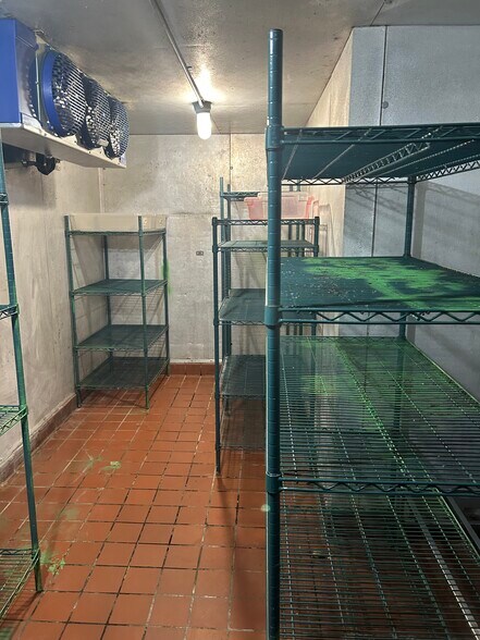 More Photos Of 2613 E Clairemont Ave, Eau Claire Restaurant For Lease