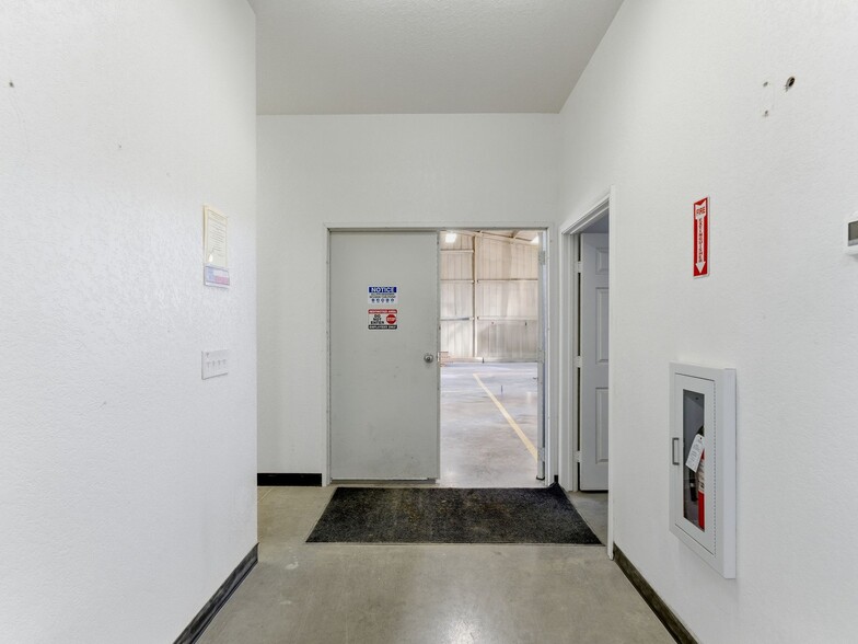 More Photos Of 1511 S Graham St, Stephenville General Retail For Sale