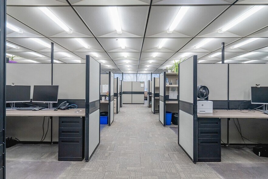 More Photos Of 174 West St, Orillia Office For Sale