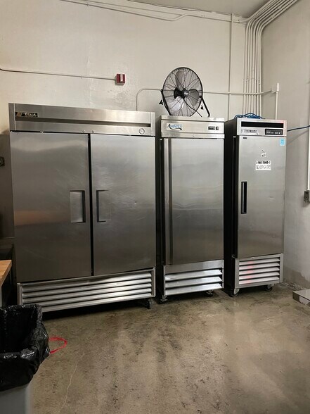 More Photos Of 9737 Joseph Campau St, Hamtramck Restaurant For Lease