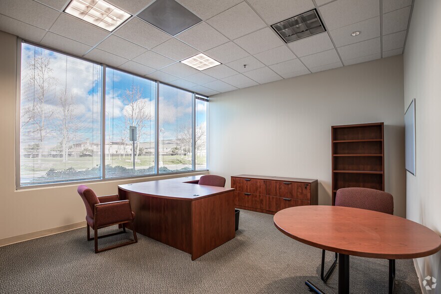 More Photos Of 18705 Madrone Pky, Morgan Hill Research And Development For Lease