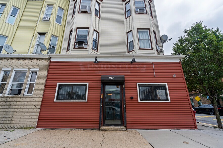 Primary Photo Of 600 Kennedy Blvd, Union City Apartments For Lease