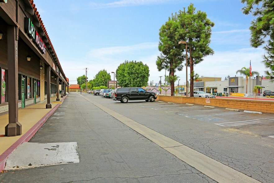 More Photos Of 14001-14005 Ramona Blvd, Baldwin Park Storefront For Lease