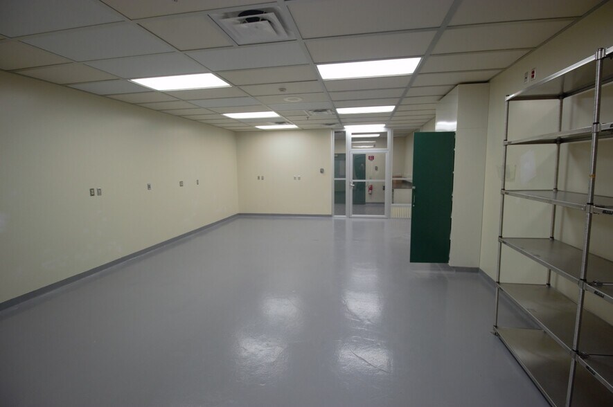 More Photos Of 77 Ridgeland Rd, Rochester Research And Development For Sale