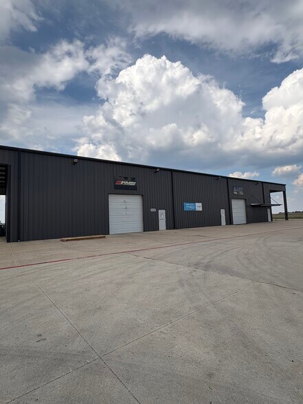 More Photos Of 2200 High Tech, Waxahachie Industrial For Lease
