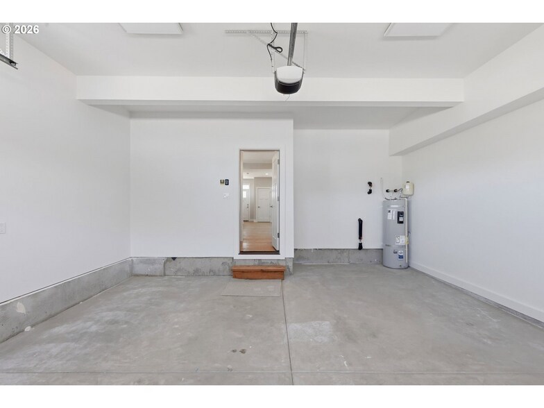 More Photos Of 4011 SW Royal Ave, Gresham Specialty For Sale