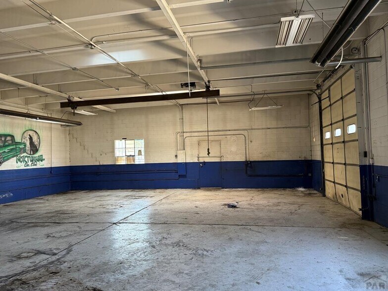 More Photos Of 600 E 11th St, Pueblo Auto Repair For Sale
