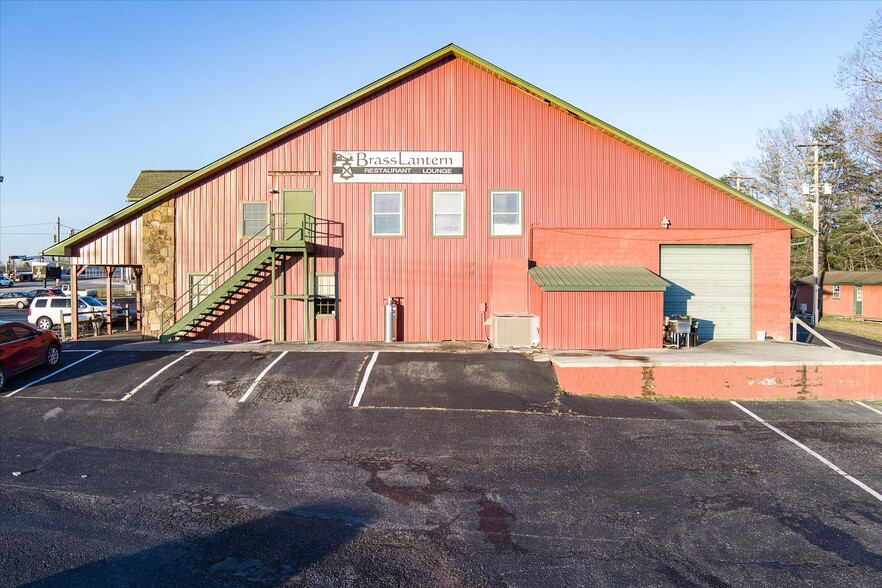 More Photos Of 78 Chestnut Hill Rd, Crossville Freestanding For Sale