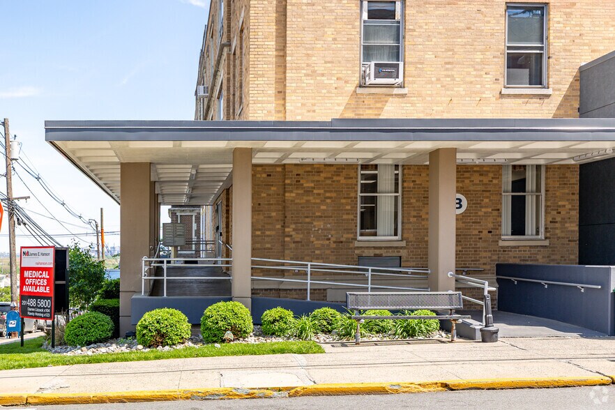 More Photos Of 206 Bergen Ave, Kearny Medical For Lease