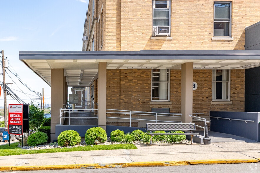 More Photos Of 206 Bergen Ave, Kearny Medical For Lease