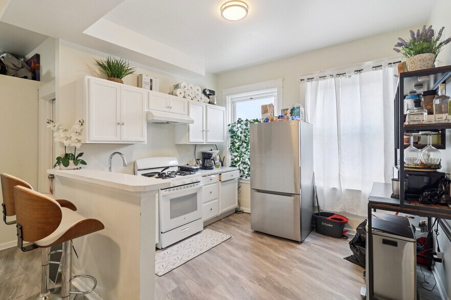 More Photos Of 417-421 Lake St, Maywood Storefront Retail Residential For Sale