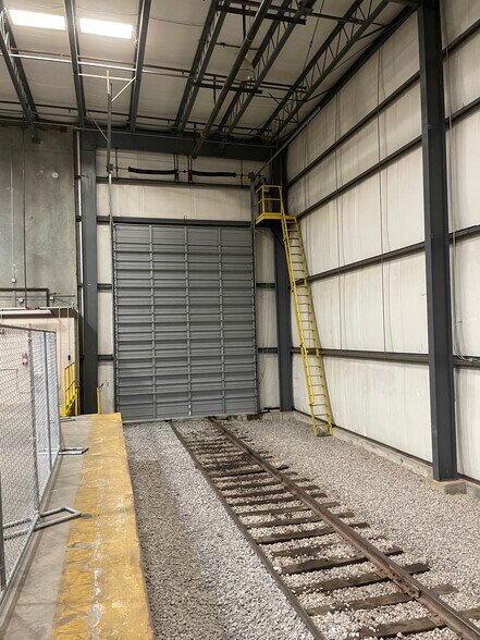 More Photos Of 1532 Midfield Industrial Blvd, Birmingham Distribution For Sale