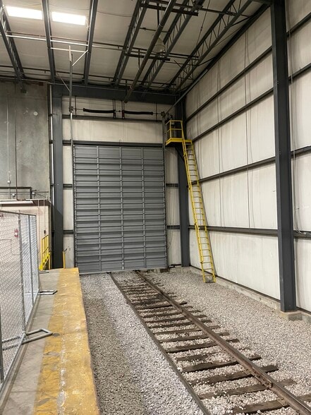 More Photos Of 1532 Midfield Industrial Blvd, Birmingham Distribution For Lease