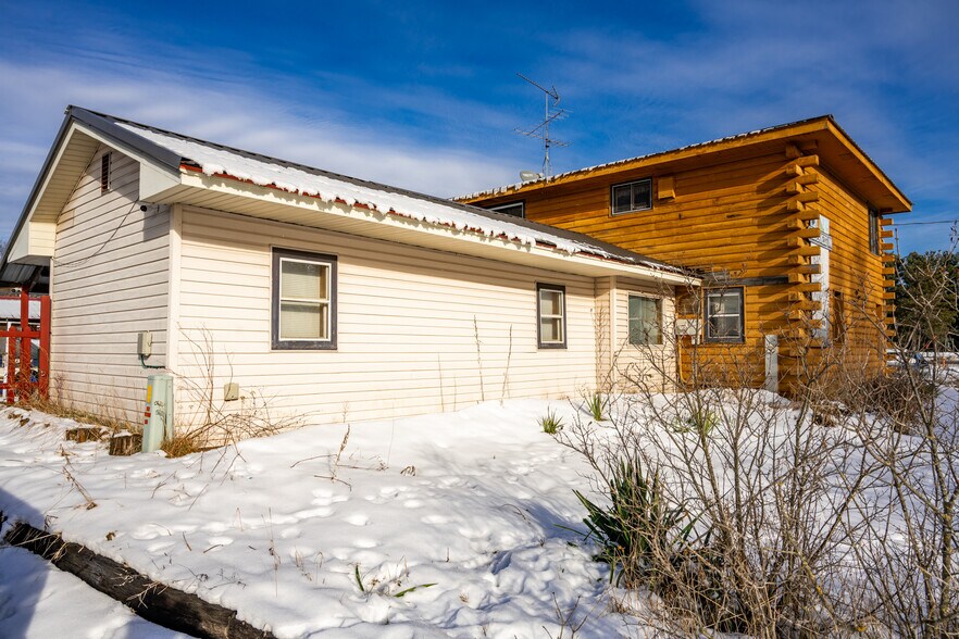 More Photos Of N13903 State Road 80, Necedah Hotel For Sale