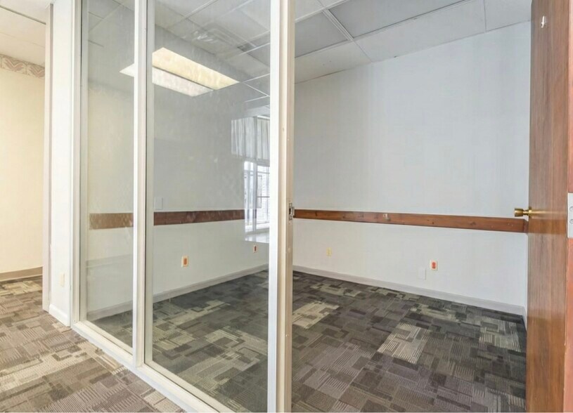 More Photos Of 150 W Rhea Ave, Spring City Medical For Sale