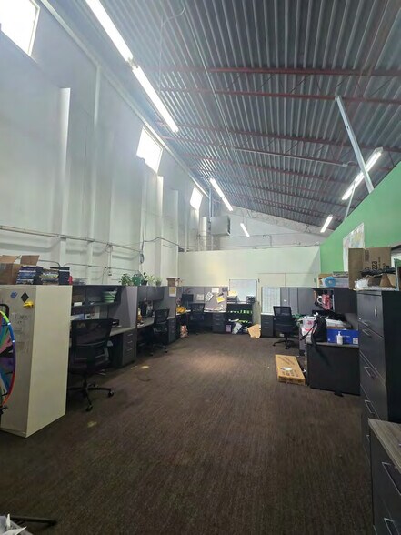 More Photos Of 1055-1075 Galapago St, Denver Warehouse For Sale