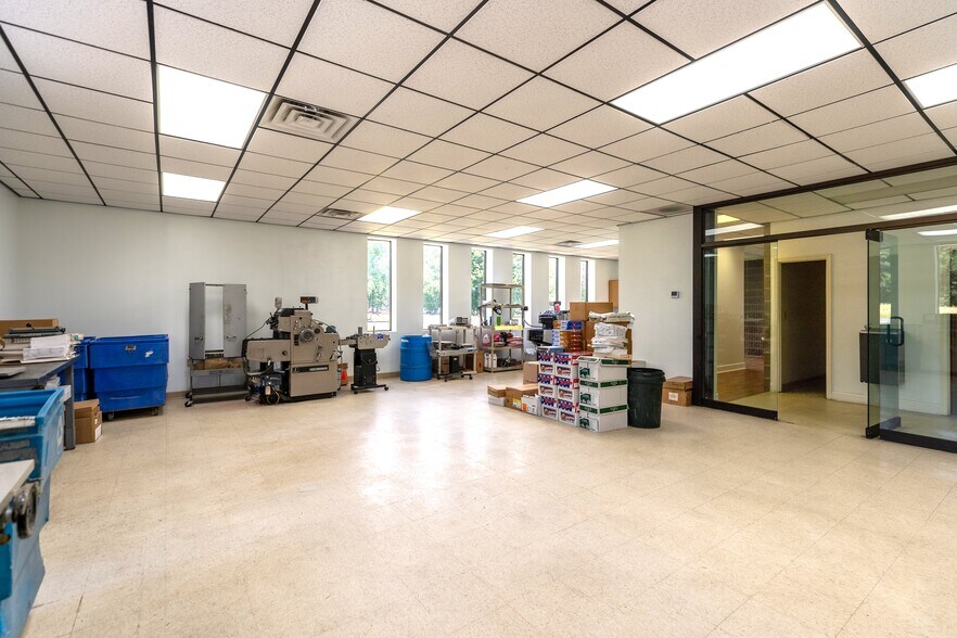 More Photos Of 5982 E Molloy Rd, Mattydale Medical For Sale