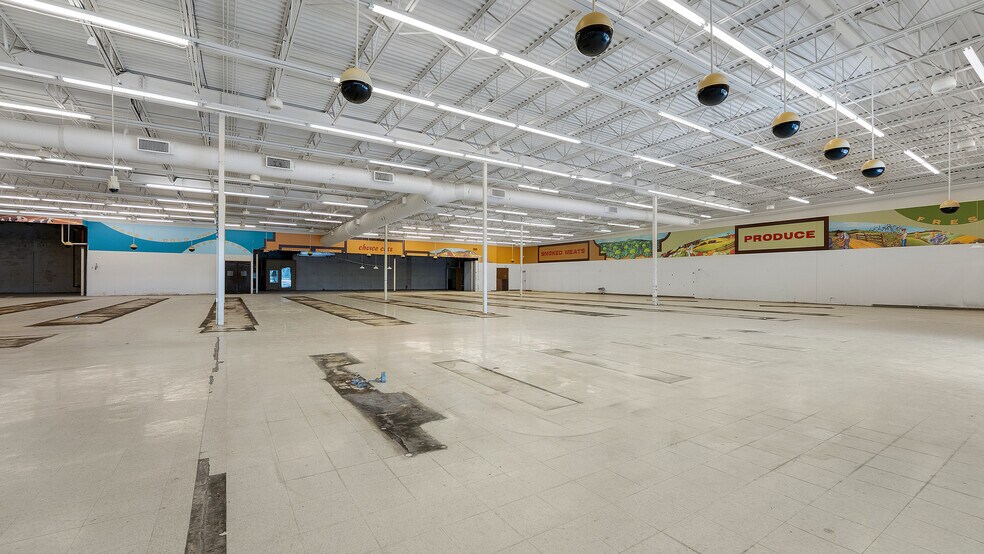 More Photos Of 8845 N State Highway 5, Camdenton Freestanding For Sale